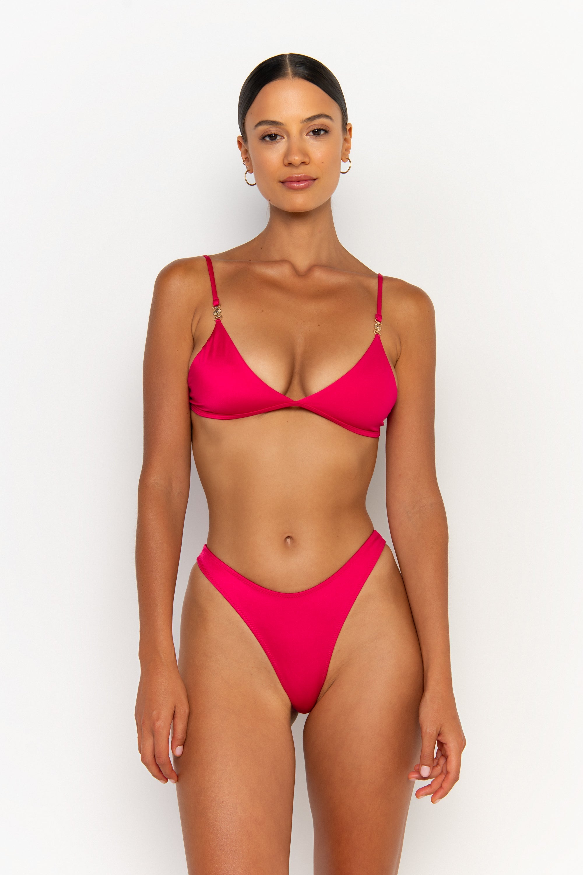 http://www.sommerswim.com/cdn/shop/products/sommer-swim-juliette-bralette-bikini-top-magenta-front.jpg?v=1698861601